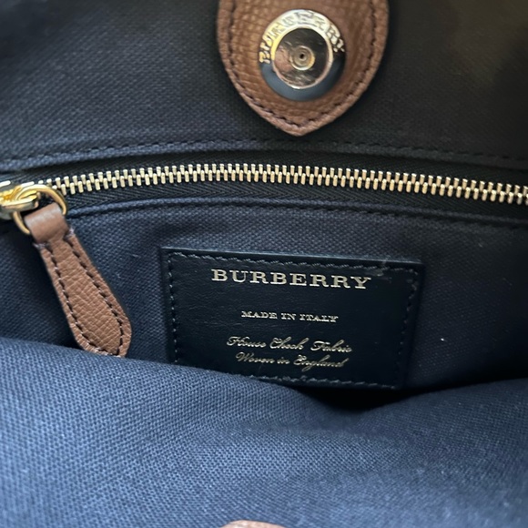 Authentic Burberry Banner Tote Bag - Picture 6 of 9